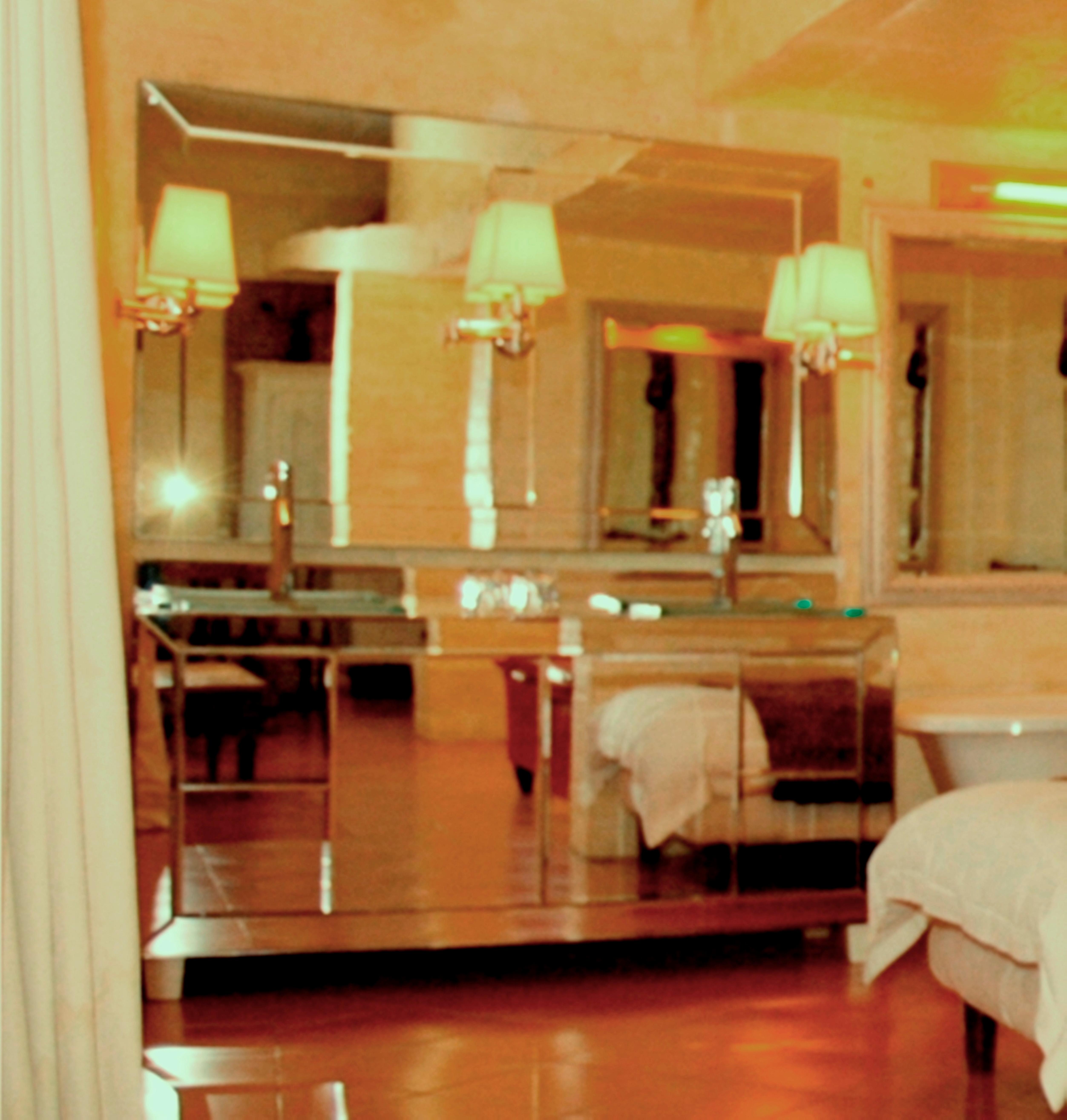 Colona Castle Hotel Lakeside Ngoại thất bức ảnh