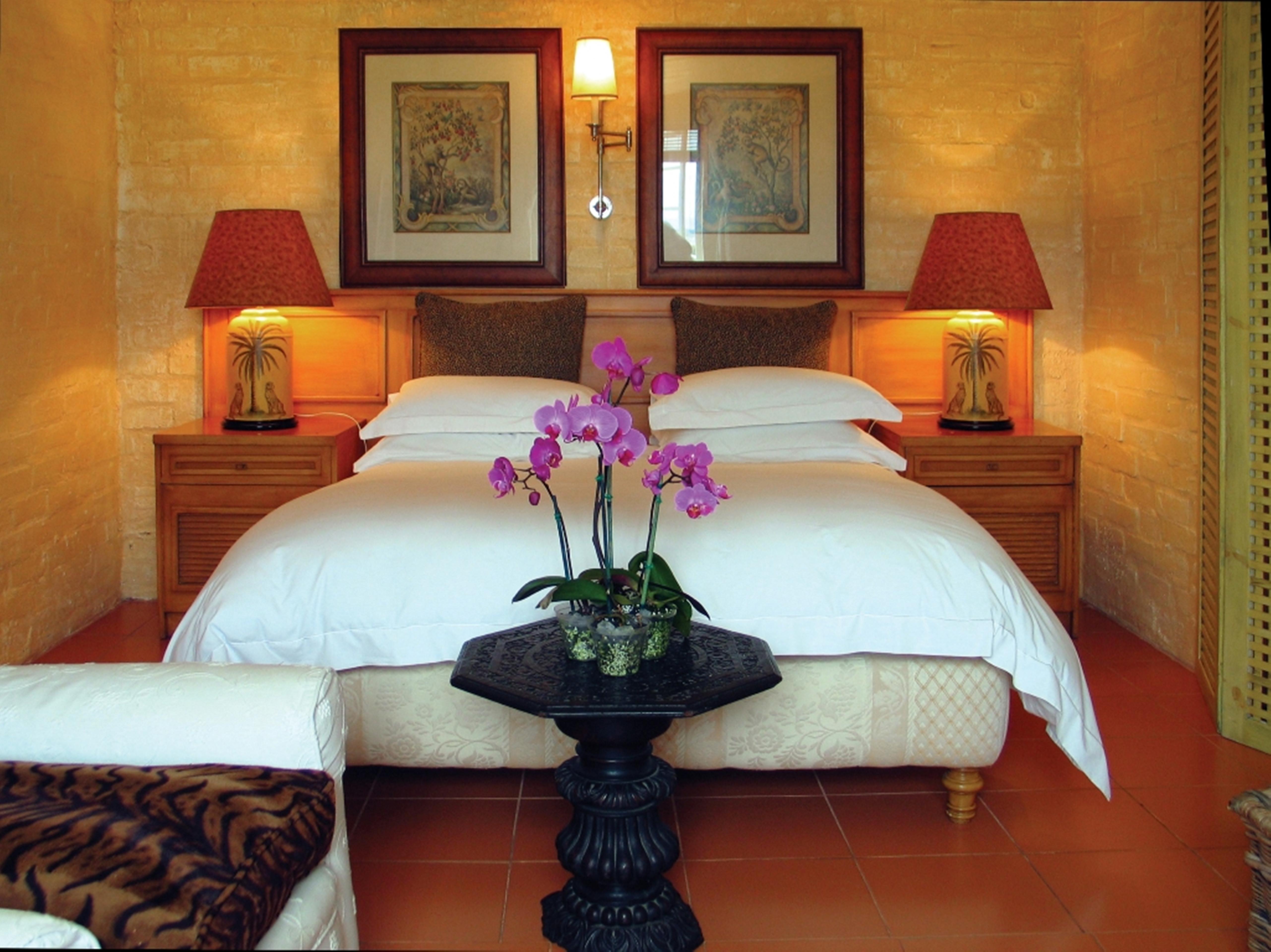Colona Castle Hotel Lakeside Ngoại thất bức ảnh