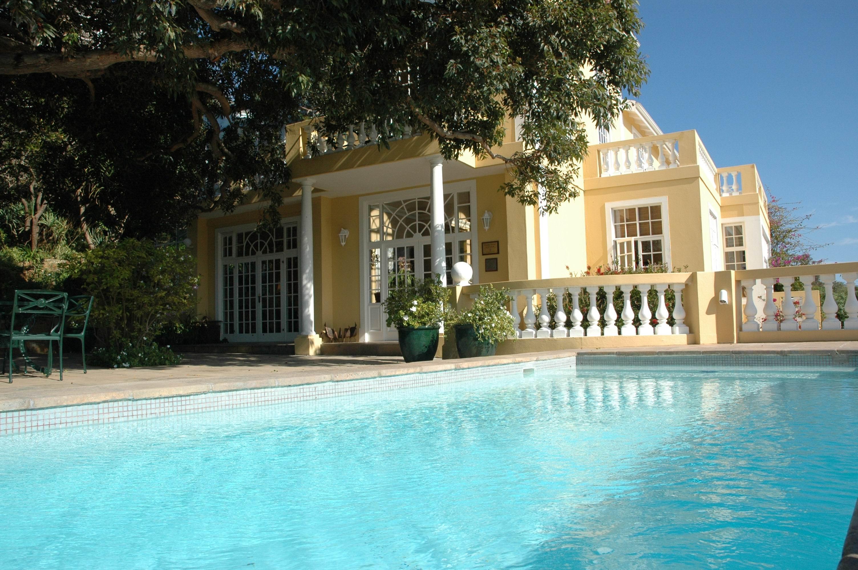 Colona Castle Hotel Lakeside Ngoại thất bức ảnh